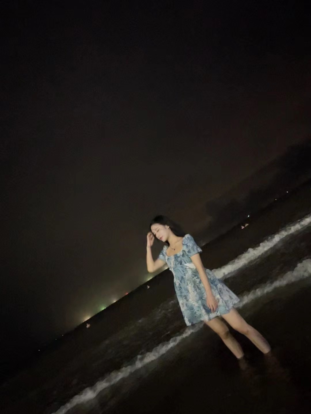 卖衣服兼职小妹妹